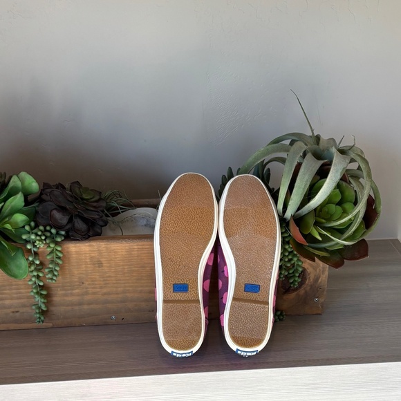 NWOT  Kate Spade Snapdragon Burgundy Apple Print Keds Lace-up - Picture 6 of 7